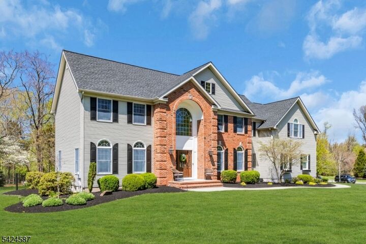 Property Photo:  1 Berkshire Ct  NJ 08833 