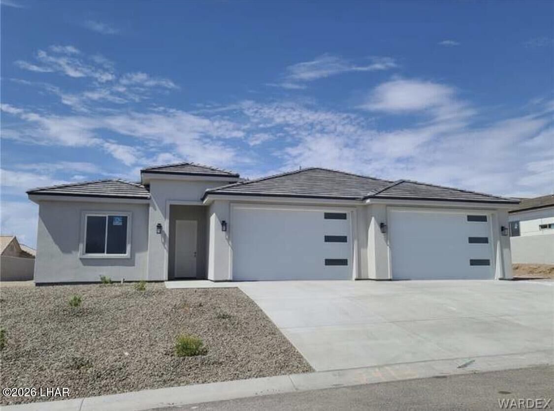 Property Photo:  2413 E Calle Madrid  AZ 86426 