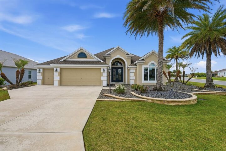 Property Photo: 1166 Blount Avenue FL 32163