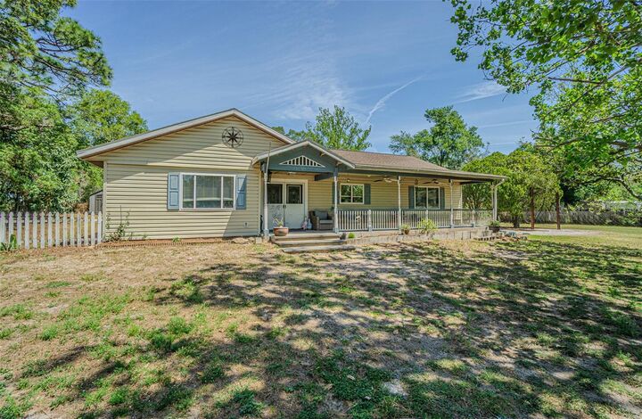 Property Photo:  17851 Oxenham Avenue  FL 34610 