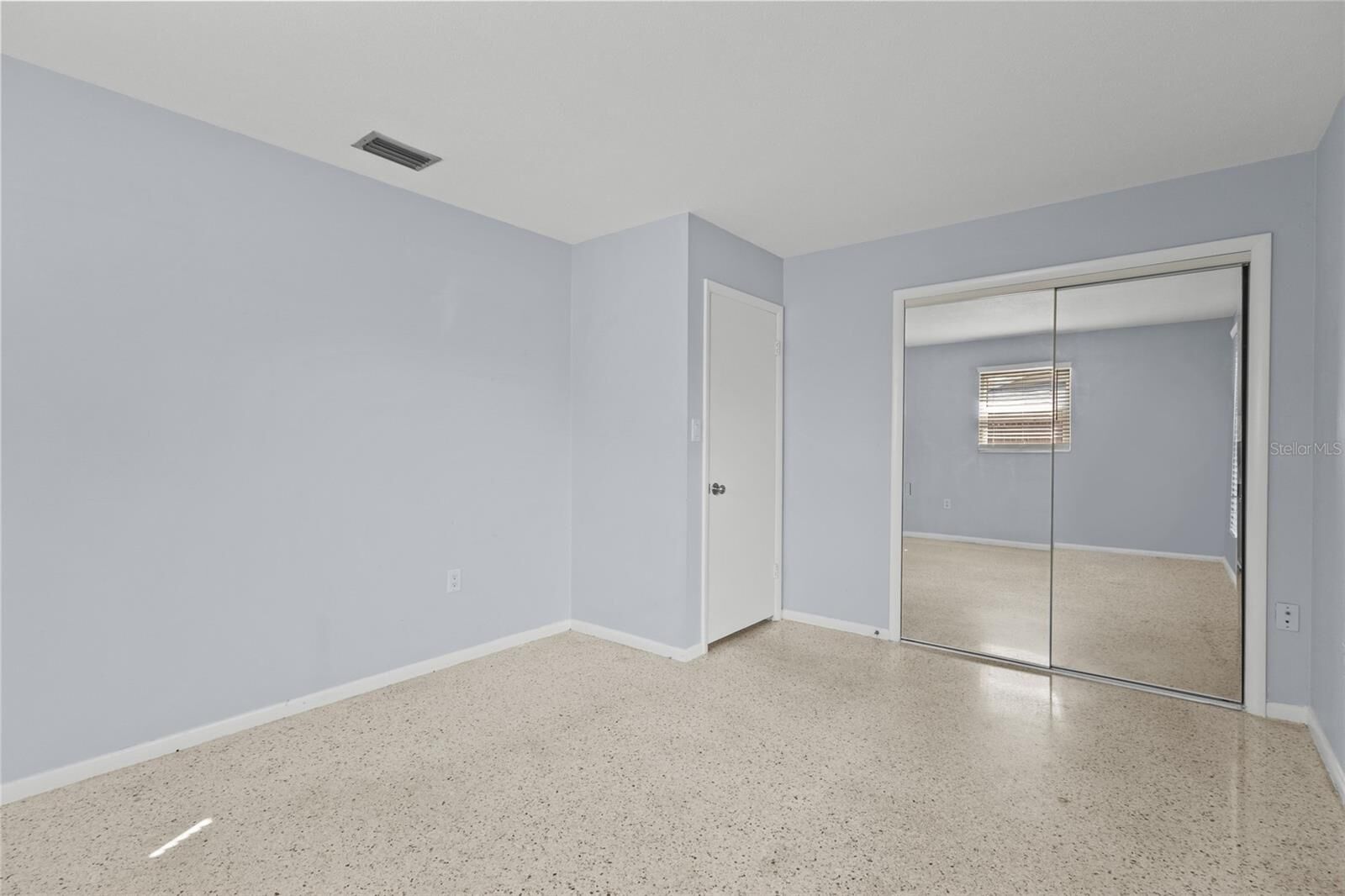 Property Photo:  2411 Gulf Gate Drive  FL 34231 