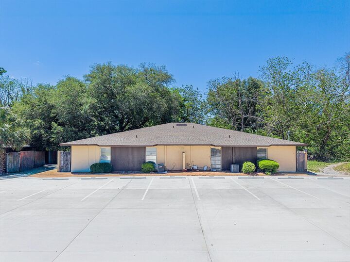 Property Photo:  2950 SE 53rd Court  FL 34480 