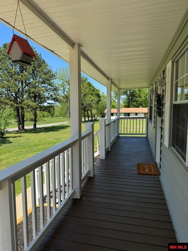 Property Photo:  195 Cr 710  AR 72635 