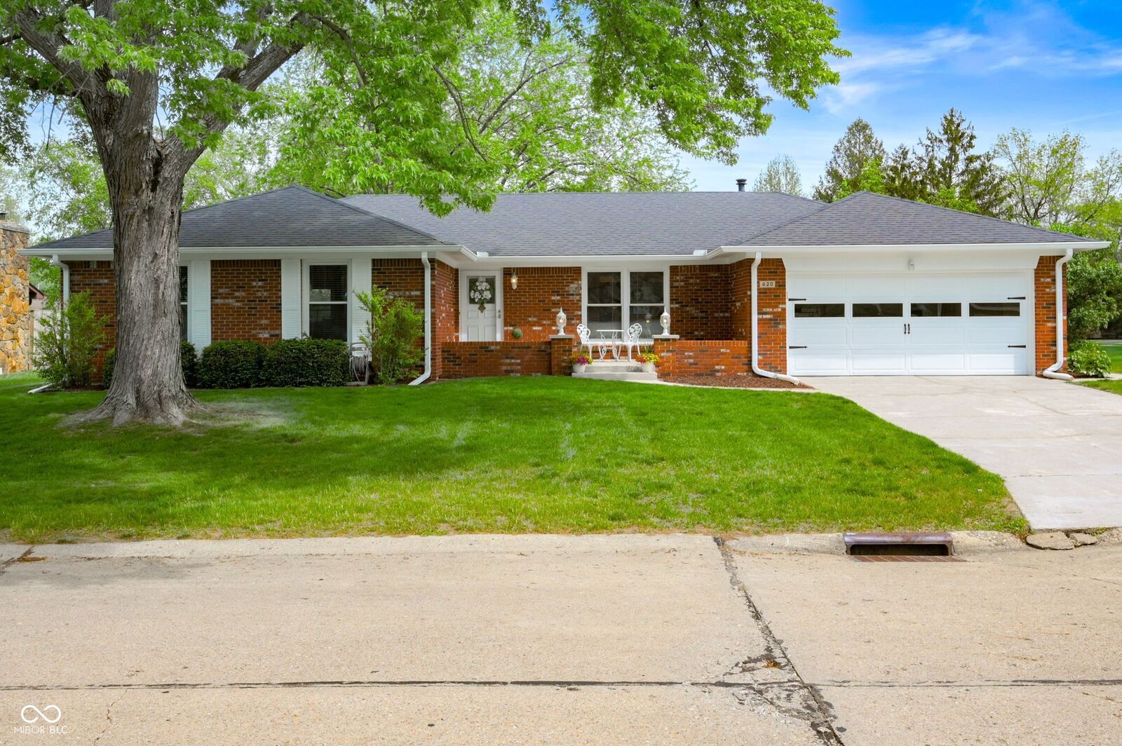 Property Photo:  820 Yosemite Drive  IN 46217 