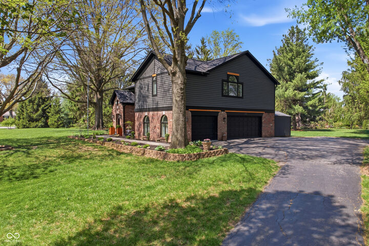 Property Photo:  46 Ridgeway Drive  IN 46112 