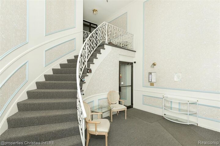 Property Photo:  19710 W 13 Mile Road 101  MI 48025 5167 