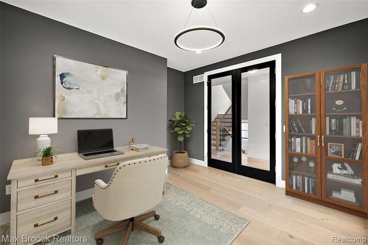 Property Photo:  1898 Henrietta Street  MI 48009 4166 