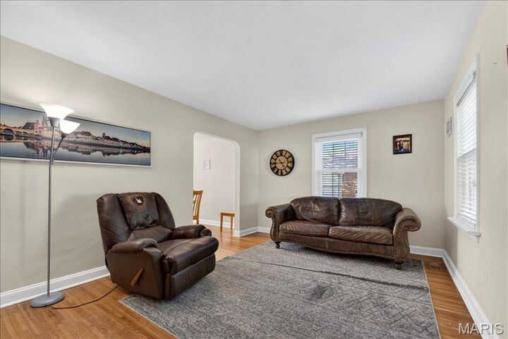 Property Photo:  1133 N Geyer Road  MO 63122 