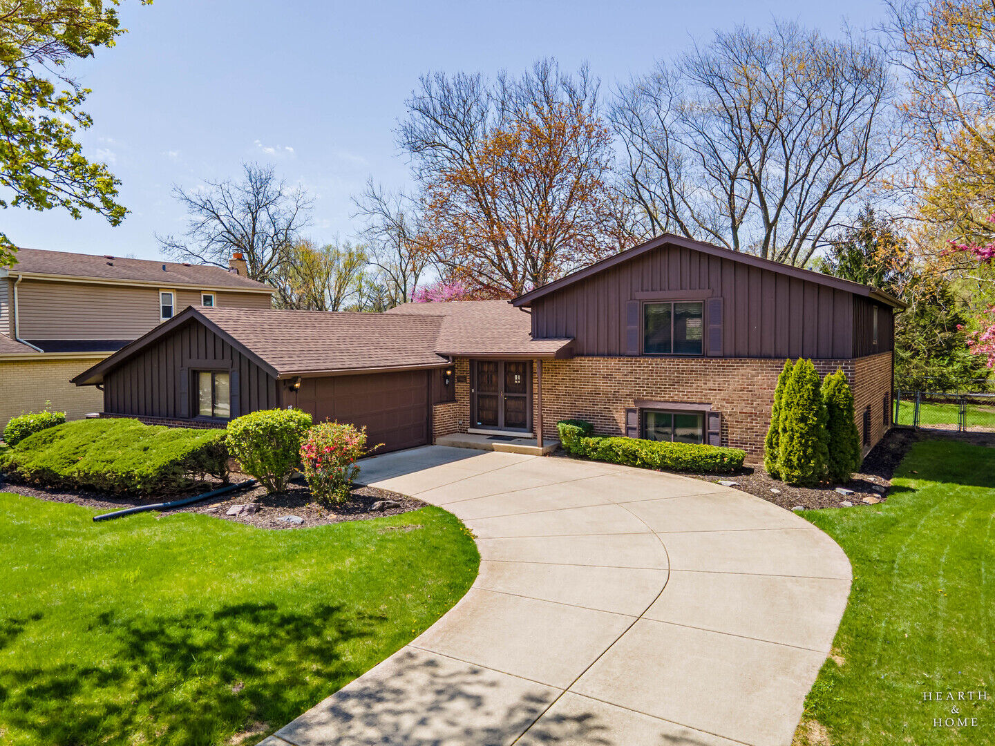 Property Photo:  2806 N Dryden Place  IL 60004 