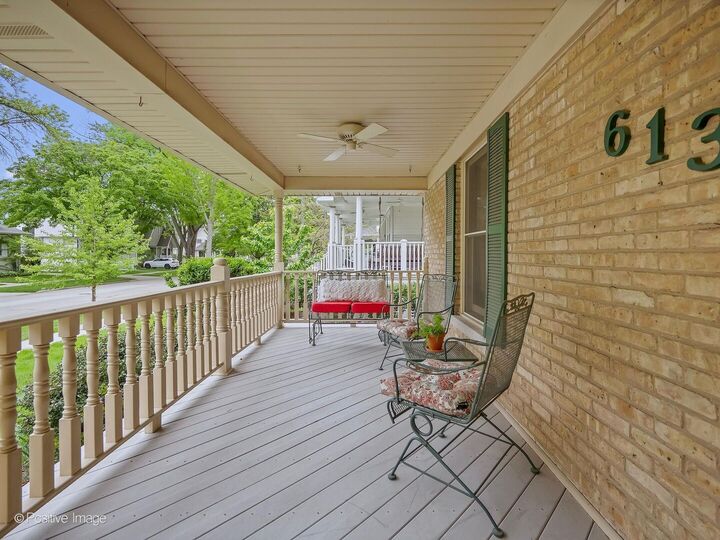 Property Photo:  613 N Spring Avenue  IL 60526 