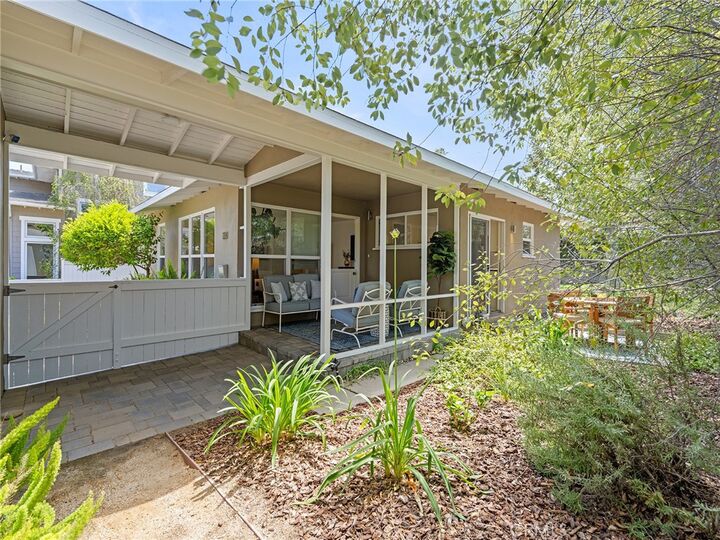 Property Photo:  134 Calle De Andalucia  CA 90277 