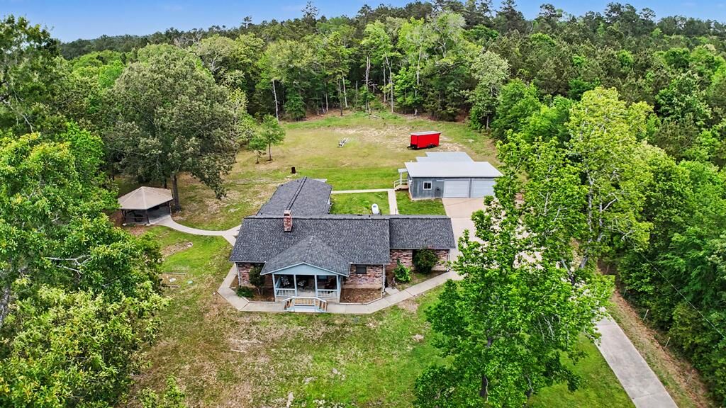 Property Photo:  573 Sugar Street  TX 77351 