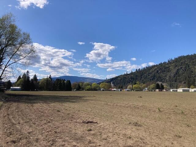 Property Photo:  4xx E 6th Ave  WA 99141 