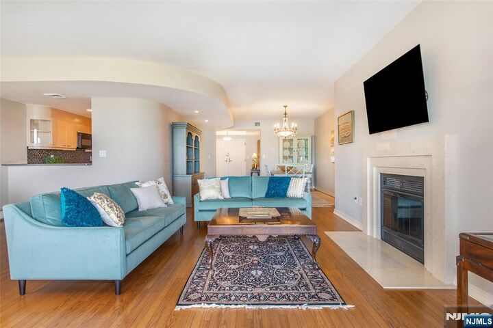 Property Photo:  1360 Hamburg Turnpike 402  NJ 07470 