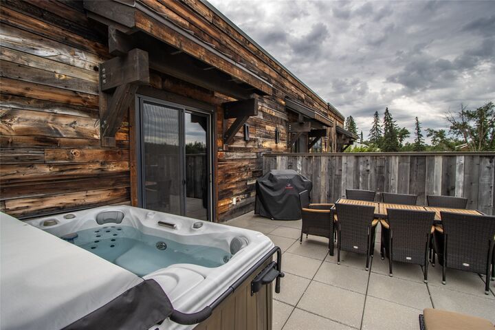 Property Photo:  214 E 2nd Street 302  MT 59937 