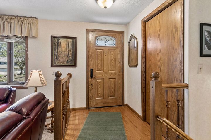 Property Photo:  1735 Hickory Hill Drive  MN 55122 