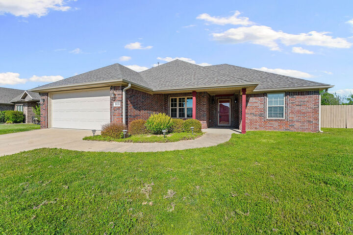 Property Photo:  3115 S I Street  AR 72758 