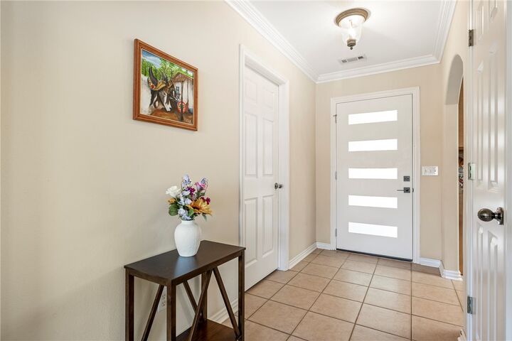 Property Photo: 3900 SW Carriageway Avenue AR 72712