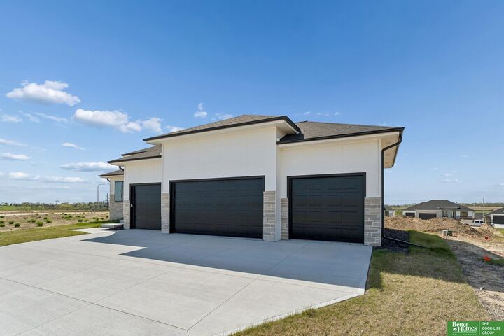 Property Photo:  5412 N 212th Avenue  NE 68022 