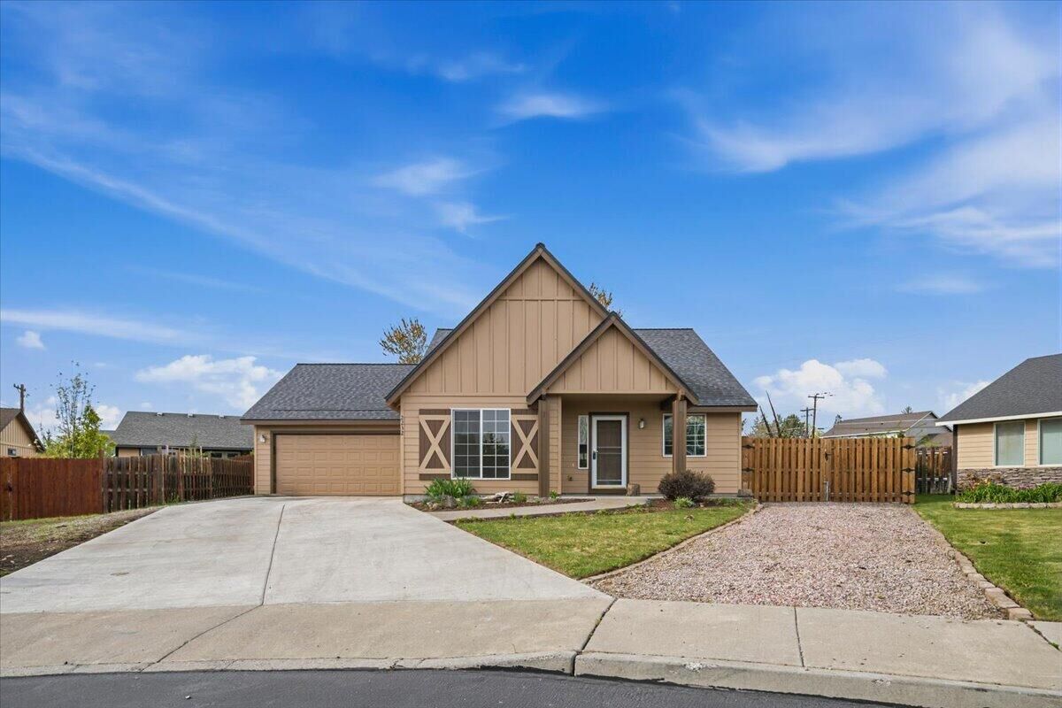 Property Photo:  2232 SW Newberry Court  OR 97756 