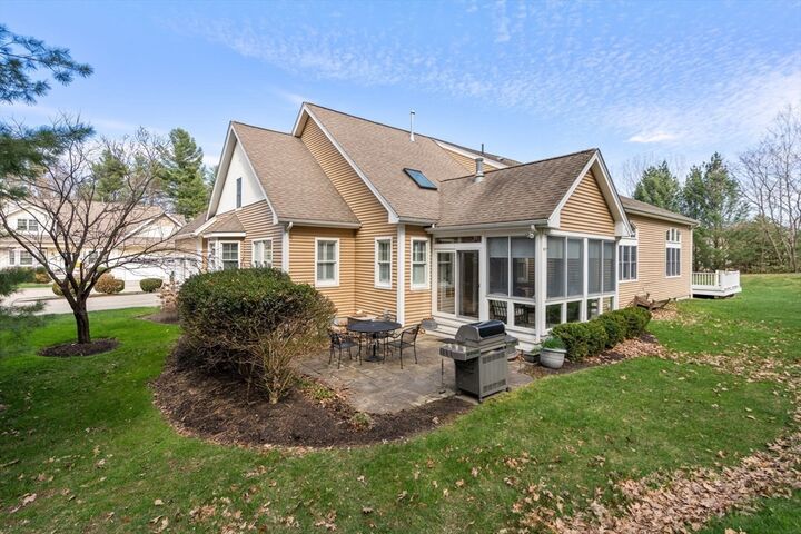 Property Photo:  6 Summerland Way 6  MA 01609 