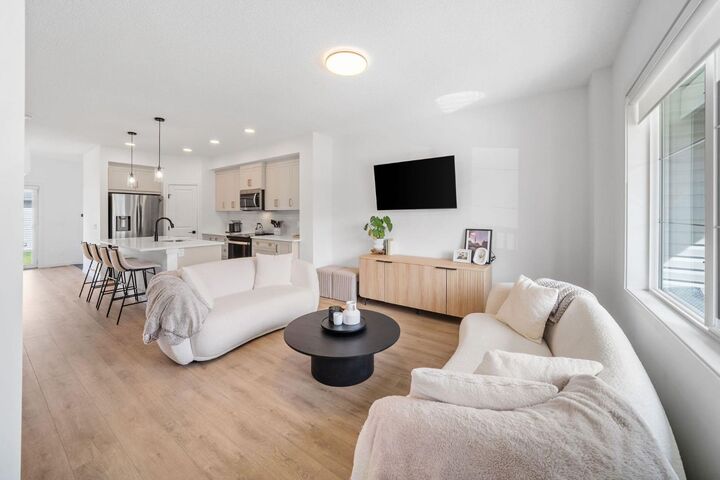 Property Photo:  21 Sage Hill Path NW  AB T3R 2A7 