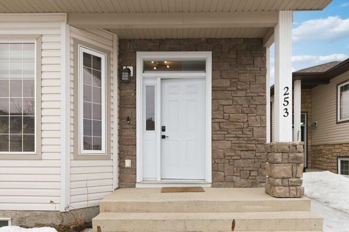 Property Photo:  253 Grosbeak Way  AB T9K 0L8 
