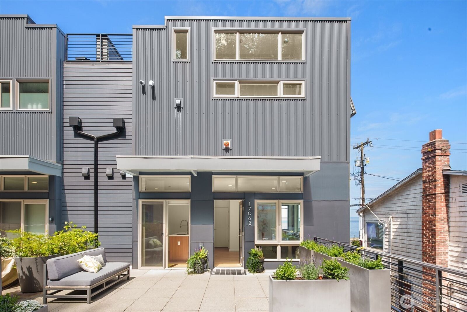 Property Photo:  1706  Alki Avenue SW B  WA 98116 