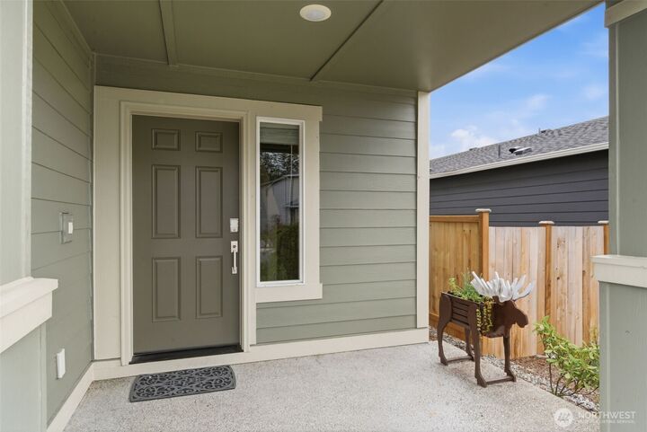 Property Photo:  430 NE Ridge Point Boulevard  WA 98528 