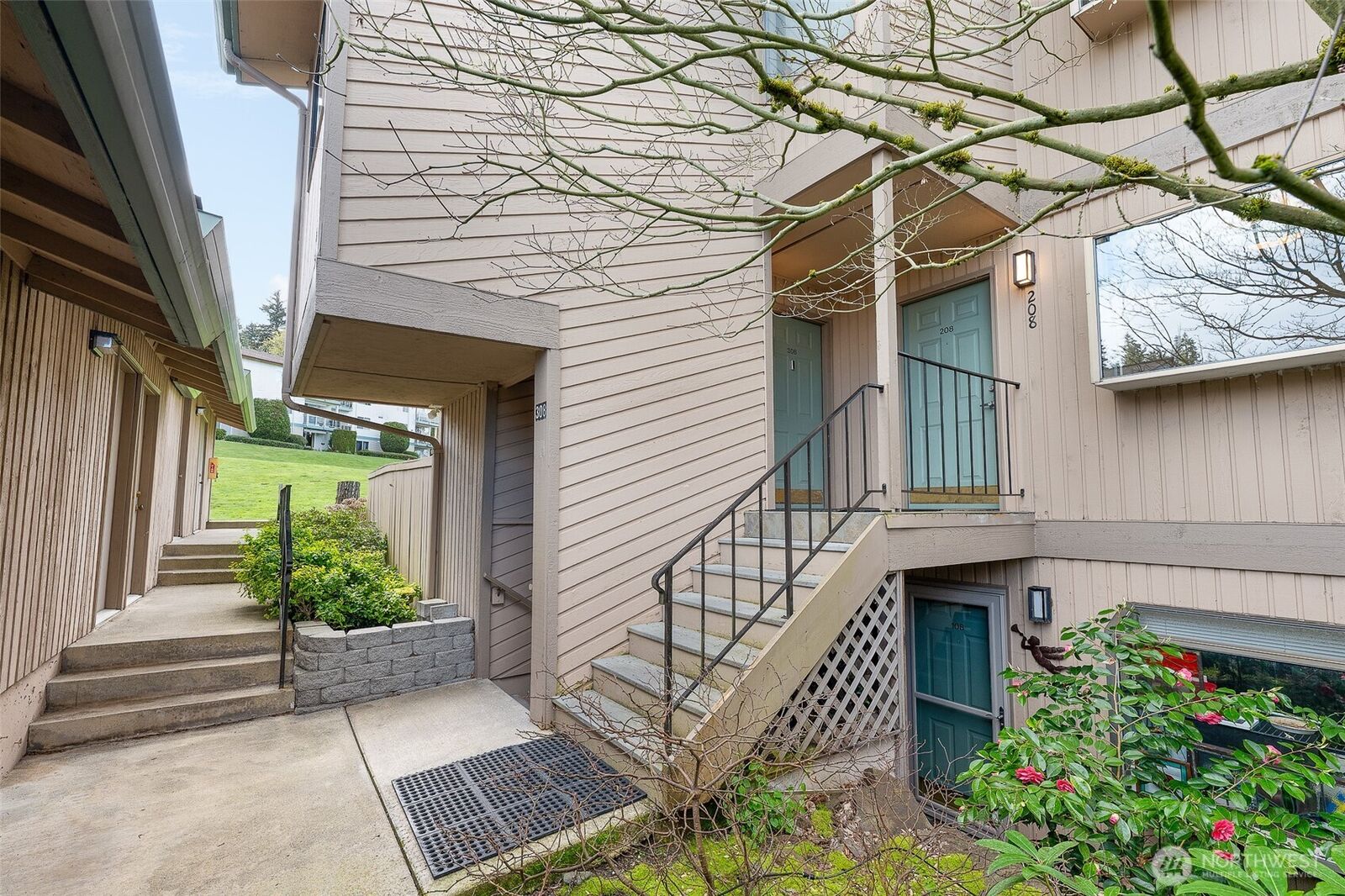 Property Photo:  23003  Lakeview Drive 208  WA 98043 