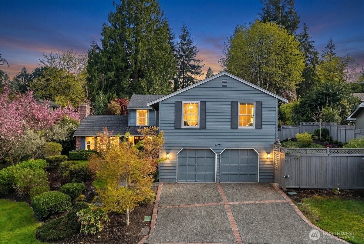 Property Photo:  8255 SE 59th Street  WA 98040 