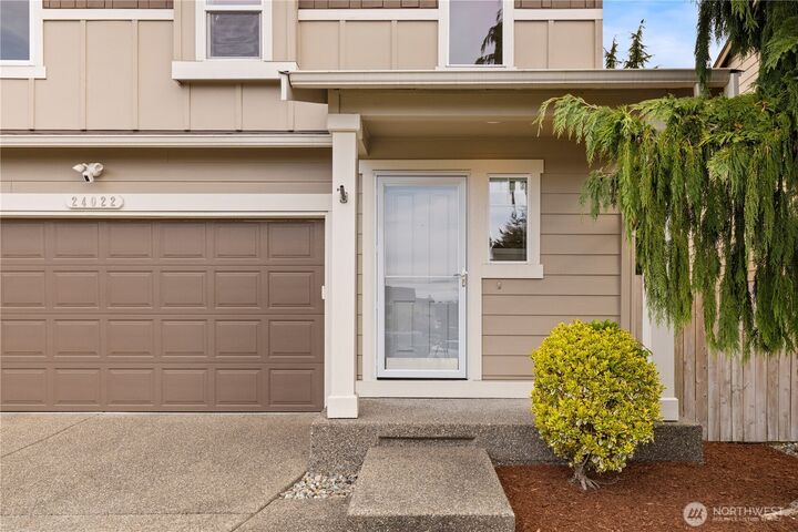 Property Photo:  24022 SE 262nd Street  WA 98038 