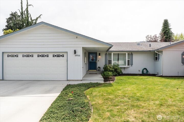 Property Photo:  1711  Lexington Place  WA 98801 