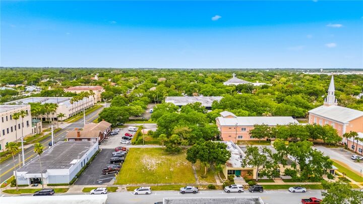 Property Photo:  2125 15th Avenue  FL 32960 