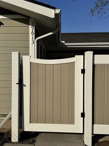 Property Photo:  39613 Village Wood Lane  MI 48375 