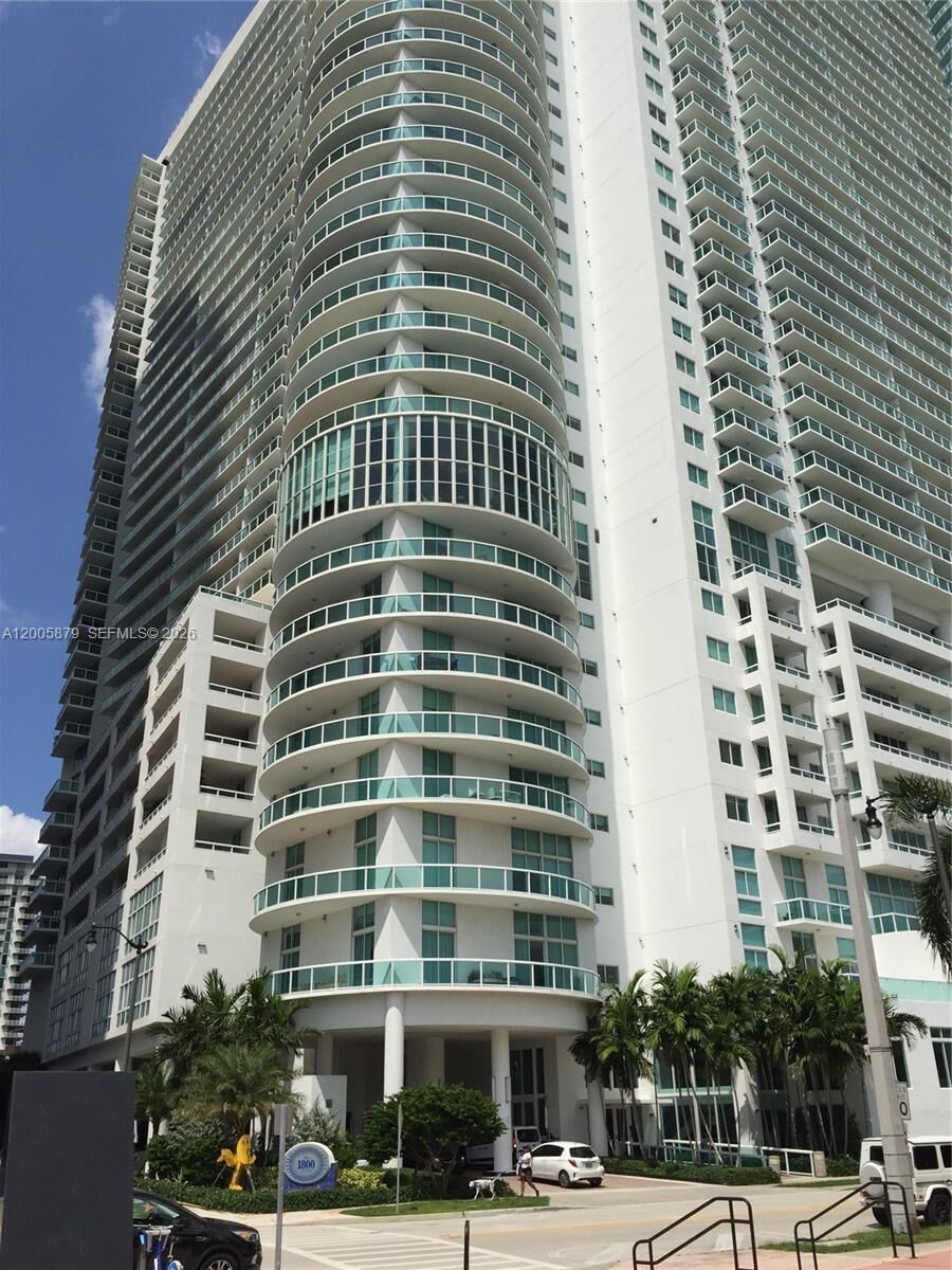 Property Photo:  1800 N Bayshore Dr 1506  FL 33132 