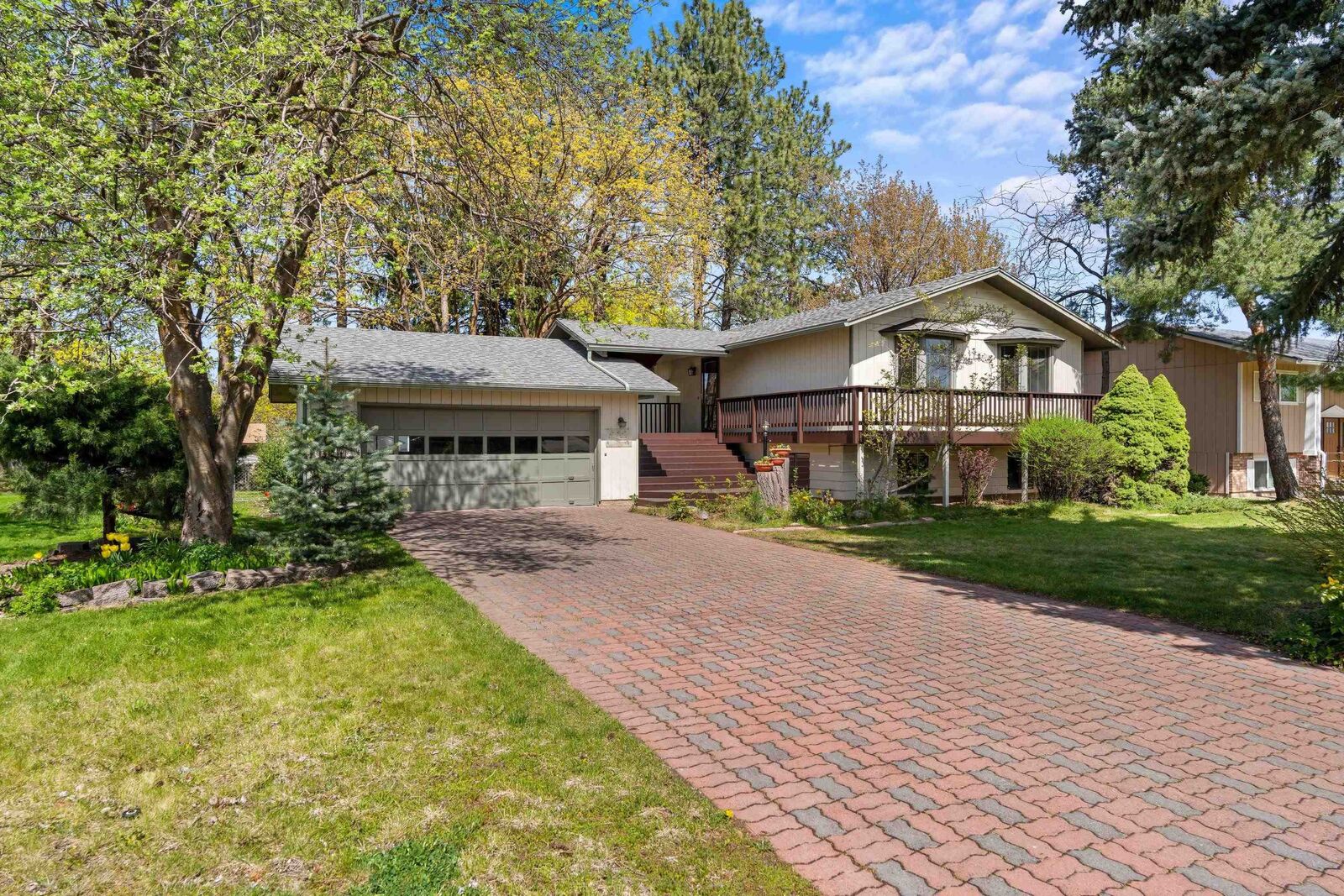 Property Photo:  12311 E Skyview Ave  WA 99216 