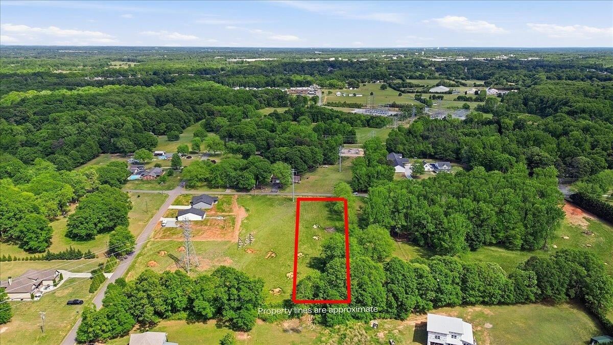 Property Photo:  230 Wedgewood Road ***  SC 29349 