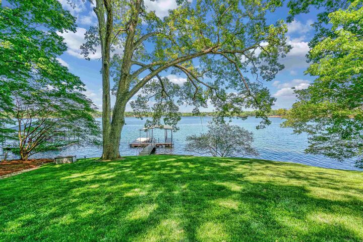 Property Photo:  132 Lake Bowen Drive  SC 29349 