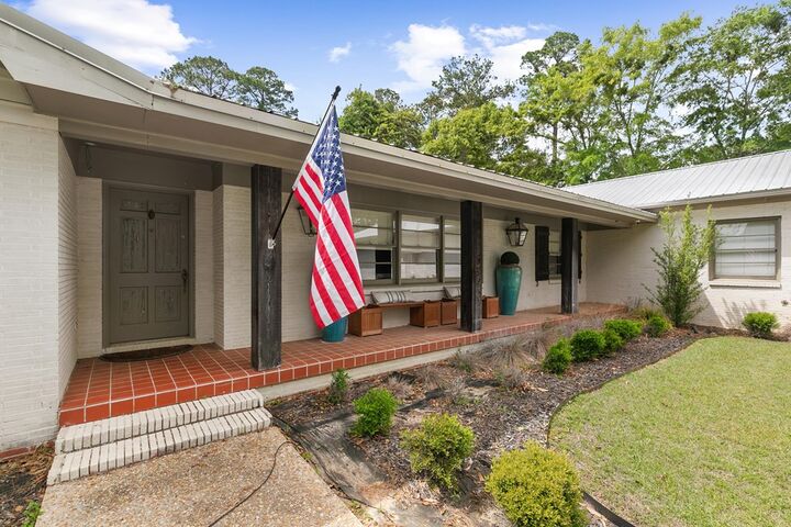 Property Photo:  1103 Cornell  AL 36303 