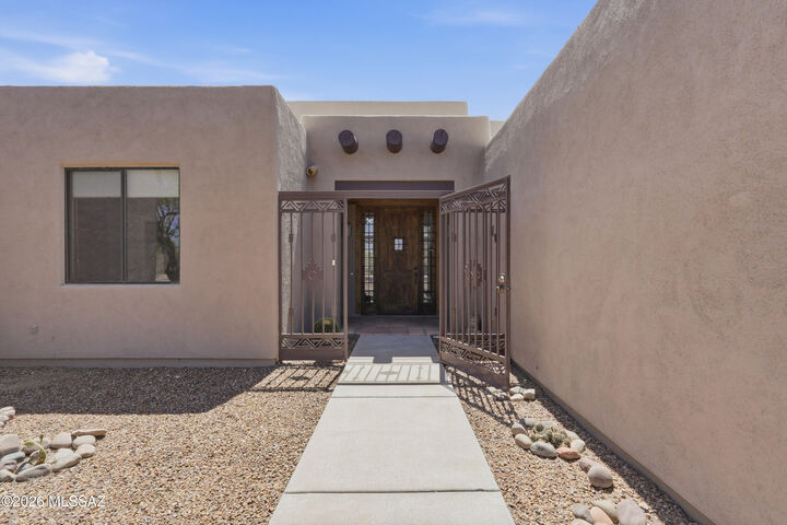 Property Photo:  1505 W Via Muleje  AZ 85629 
