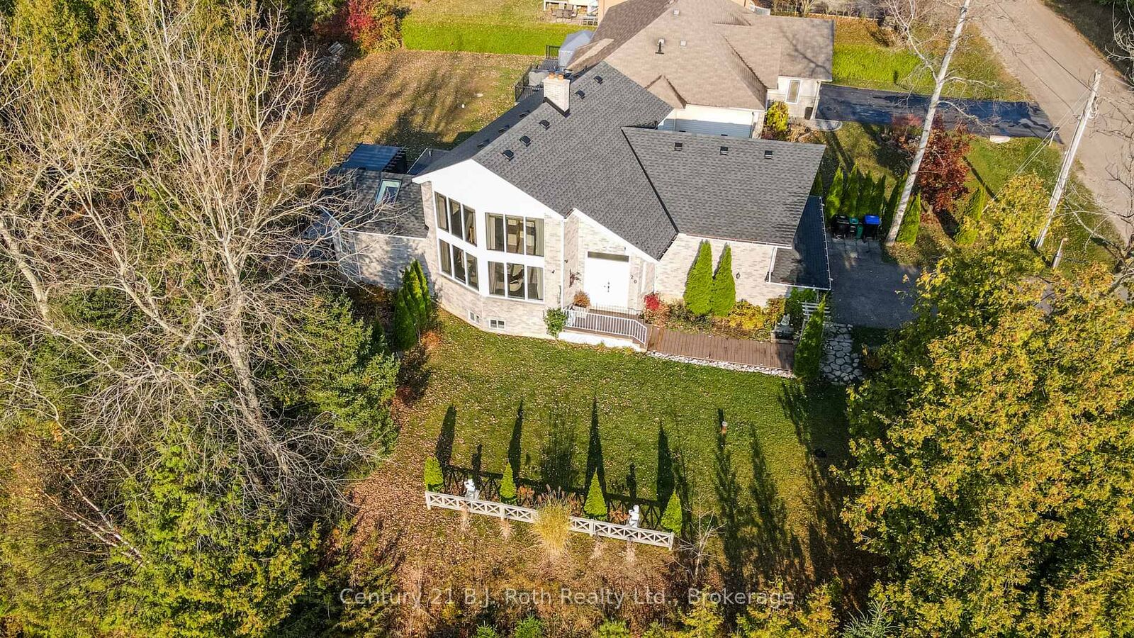 Photo de la propriété:  20 Grant Avenue  ON L0L 1P1 