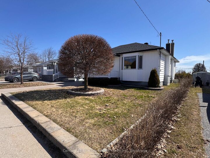 Property Photo:  918 Douglas Street  ON P1B 5P6 