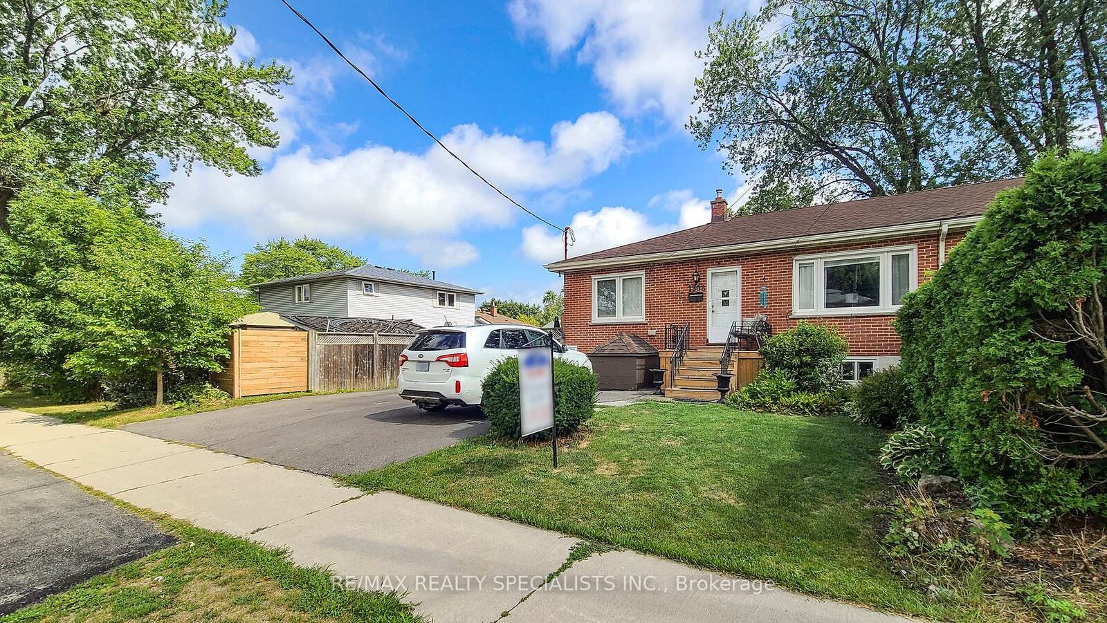 Property Photo: 1306-08 Leighland Road ON L7R 3S5