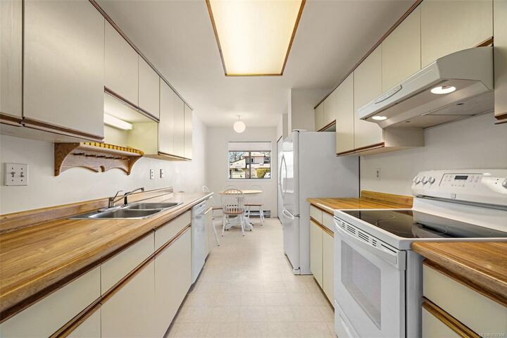 Property Photo:  10008 Third St 5  BC V8L 3B3 