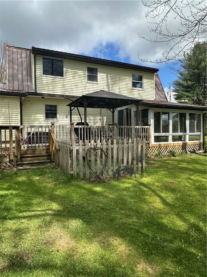 Property Photo:  30 Ray Rd  PA 16125 