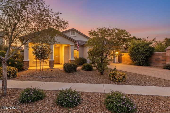Property Photo:  3066 E Santa Fe Lane  AZ 85297 