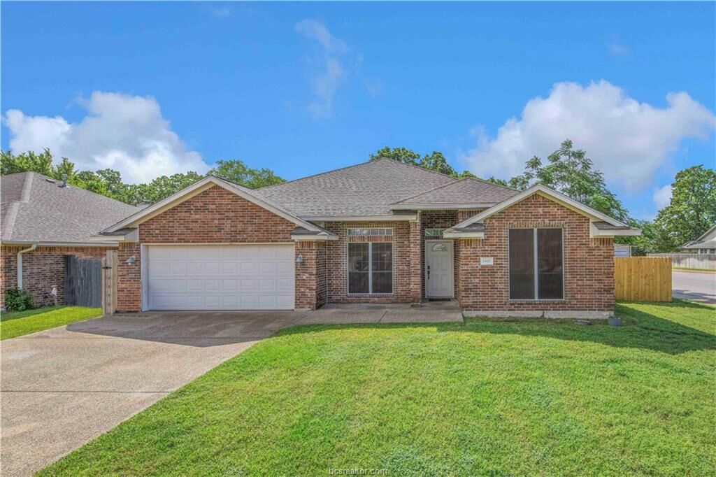 Property Photo: 1500 Hunter Creek Drive TX 77845