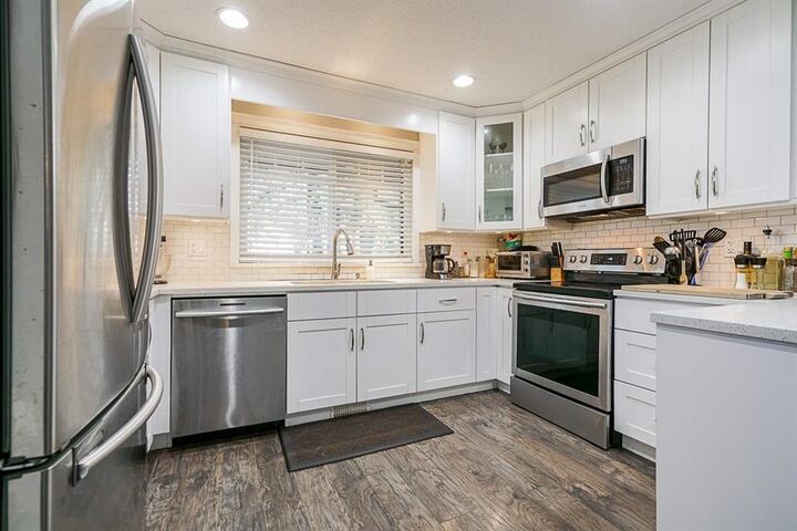 Property Photo: 19886 37 Avenue BC V3A 2S5