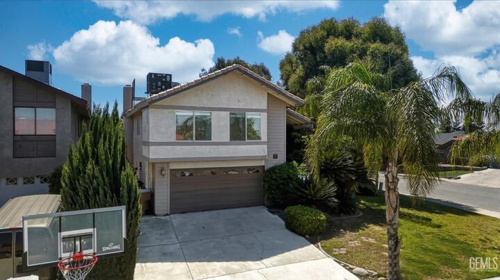 Property Photo:  5201 Pla Vada Drive  CA 93306 